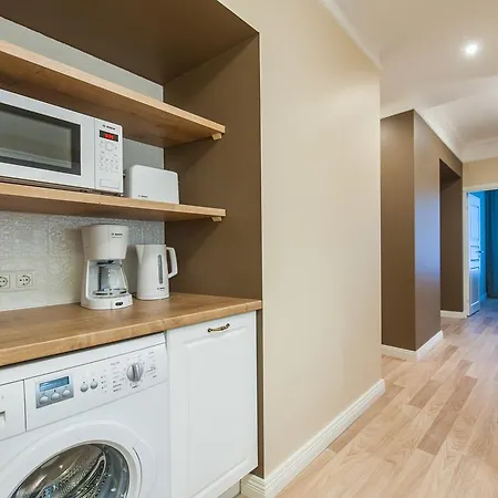 Delta Old Town Luxe Apartment *